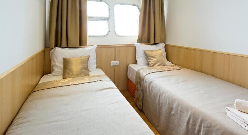Compass River City Hotel
