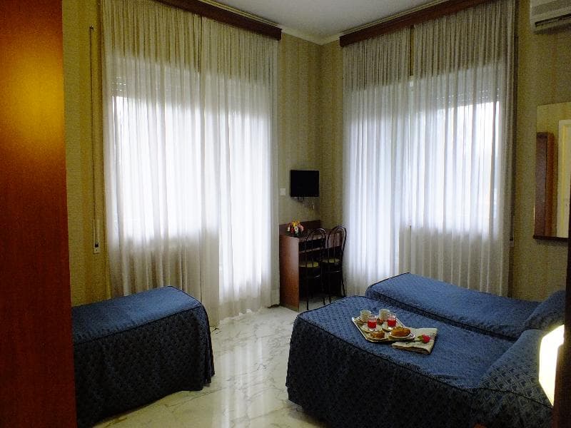 Consul Hotel