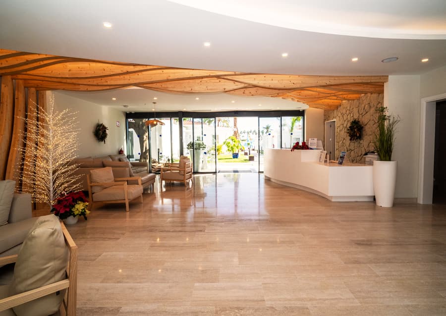 HL Miraflor Suites