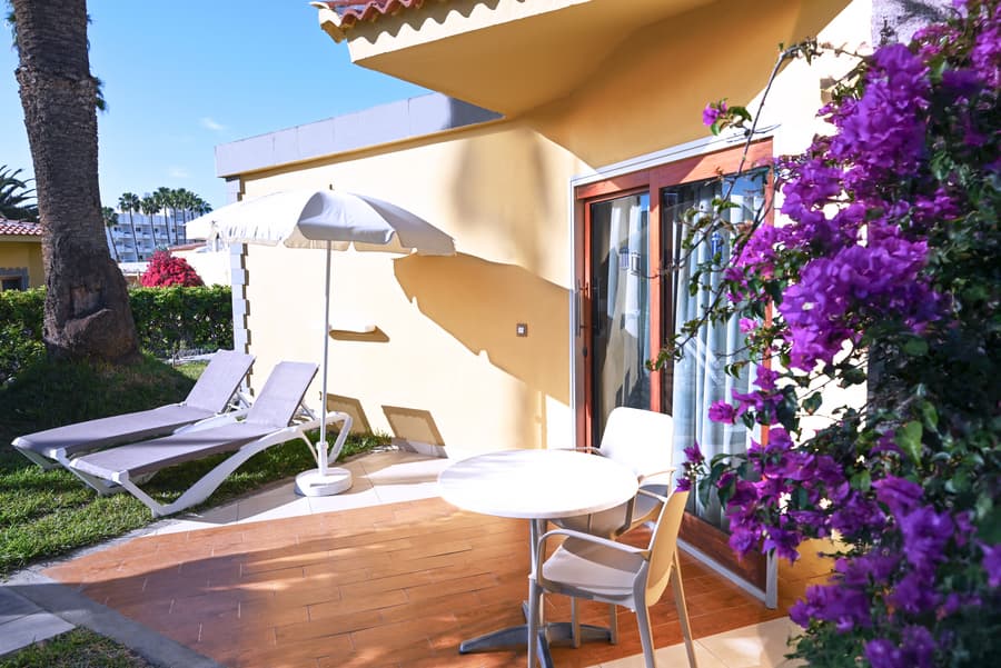 HL Miraflor Suites