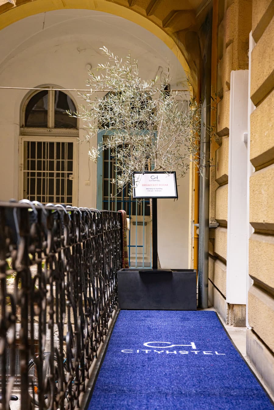 City Hotel Ring