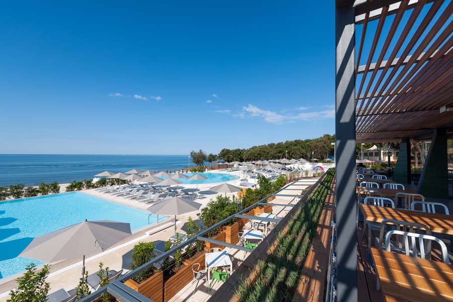 Maistra Select Amarin Resort