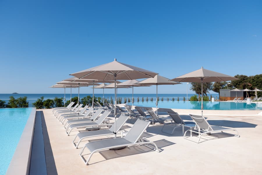 Maistra Select Amarin Resort