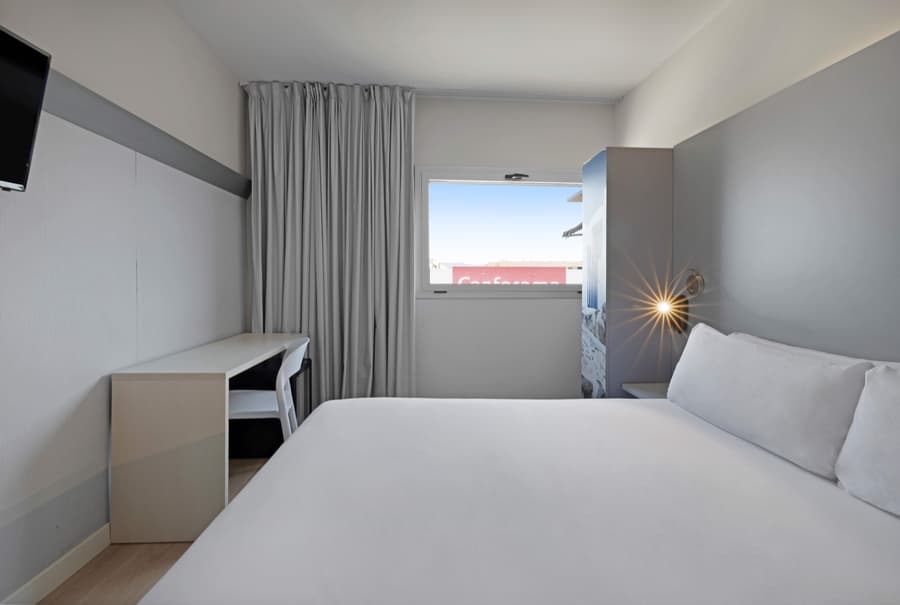 B&B HOTEL Girona 2