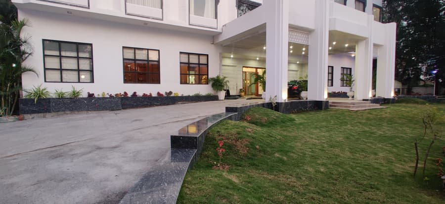 Radiant Globus Hotel