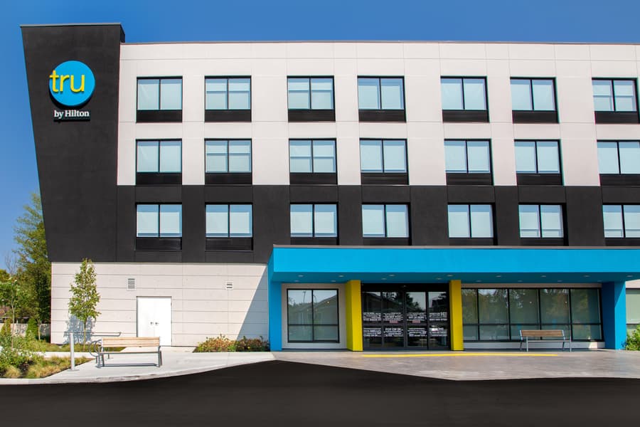 Tru by Hilton Gananoque, ON