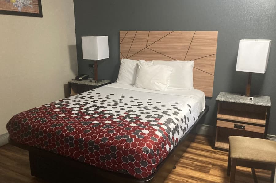 Howard Johnson by Wyndham Malden Boston Area