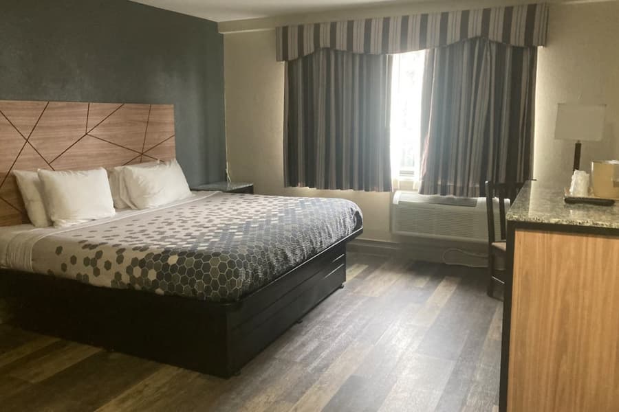 Howard Johnson by Wyndham Malden Boston Area