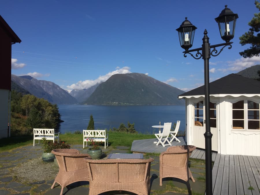 Dragsvik Fjordhotel