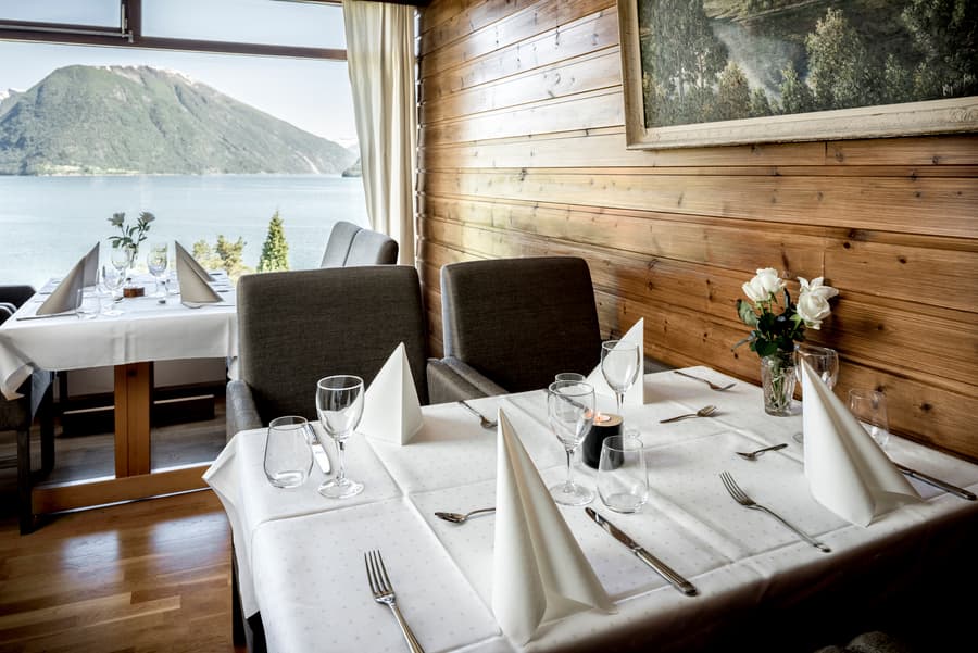 Dragsvik Fjordhotel