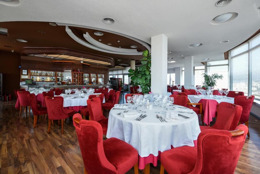 Sky Tower Hotel