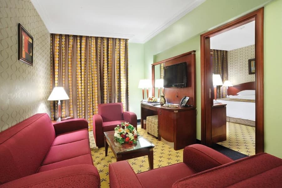 Leader Al Muna Kareem Hotel