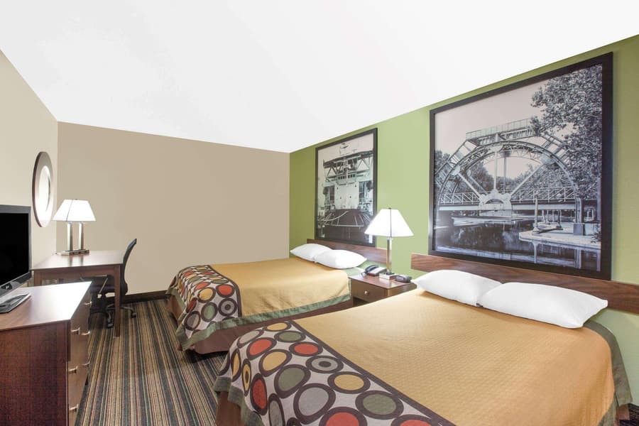 Super 8 By Wyndham Natchitoches