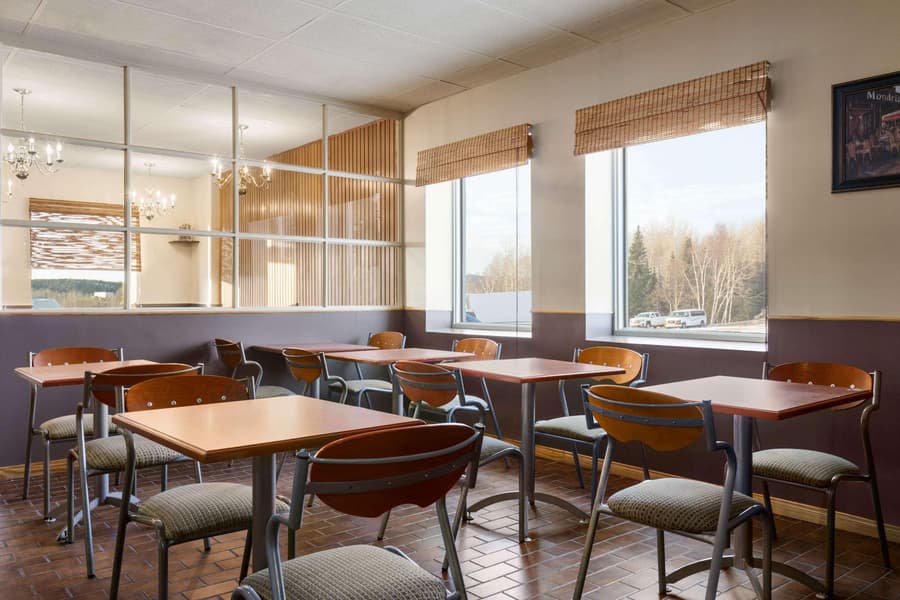 Travelodge By Wyndham Baie-Comeau
