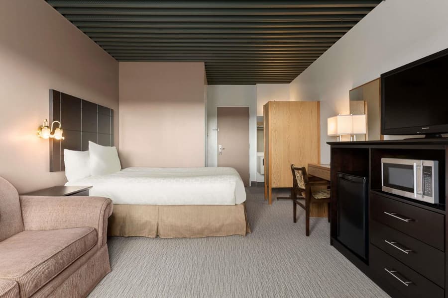 Travelodge By Wyndham Baie-Comeau