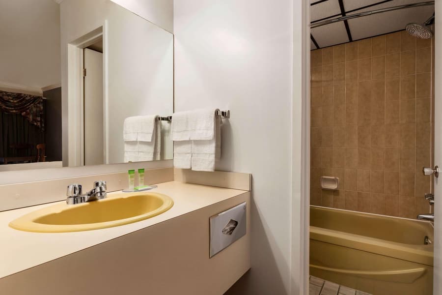Travelodge By Wyndham Baie-Comeau