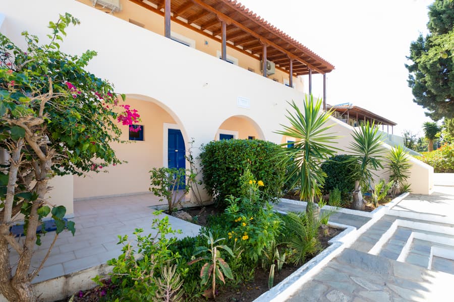 Vanas Apartments