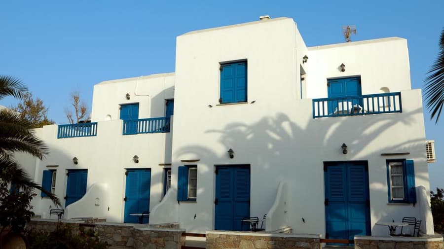 Paraporti Hotel