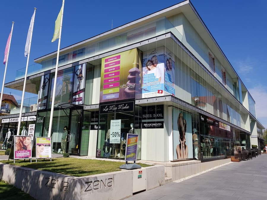 Hotel ZENA beauty & shopping center