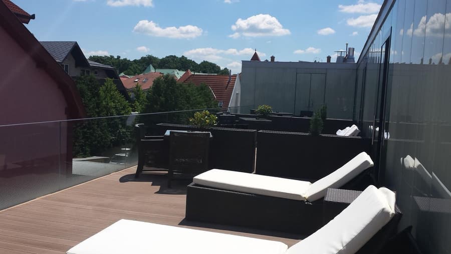 Hotel ZENA beauty & shopping center