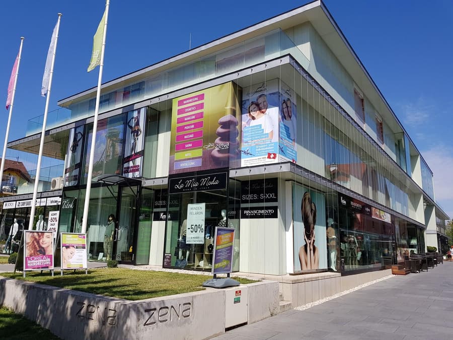 Hotel ZENA beauty & shopping center