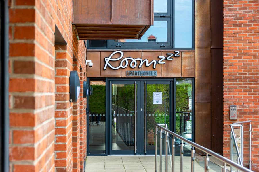 Roomzzz York City