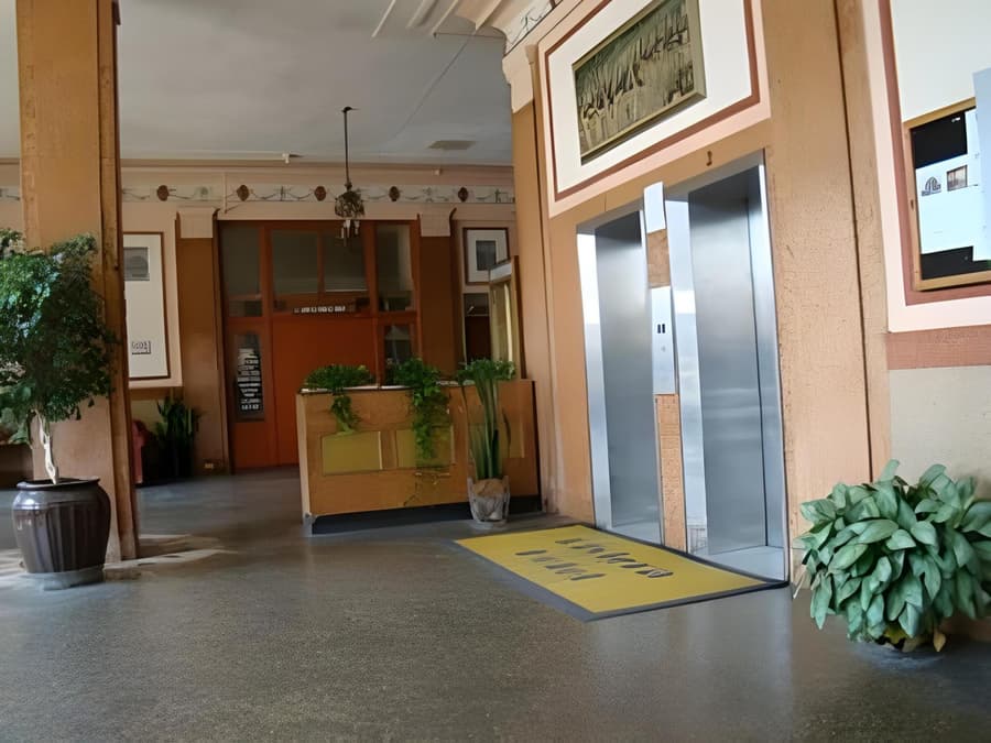 Riviera Hotel