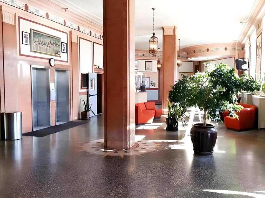 Riviera Hotel