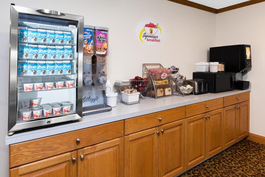 Super 8 by Wyndham St. Ignace