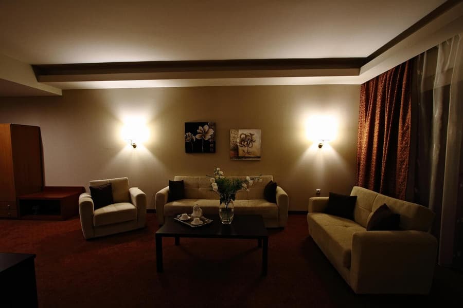 Siris Hotel