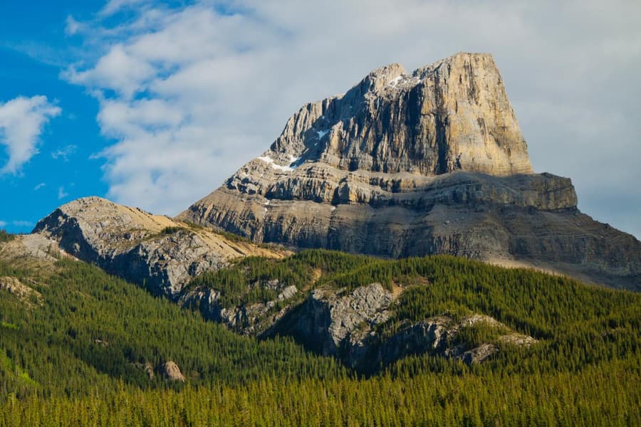 Overlander Mountain Lodge
