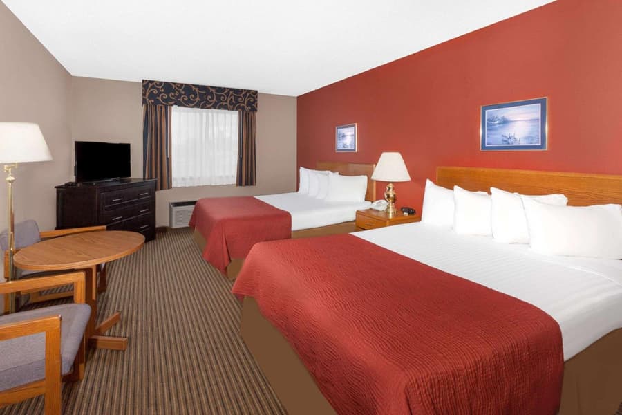 Super 8 by Wyndham St. Ignace
