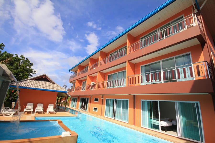 Lanta Fevrier Resort