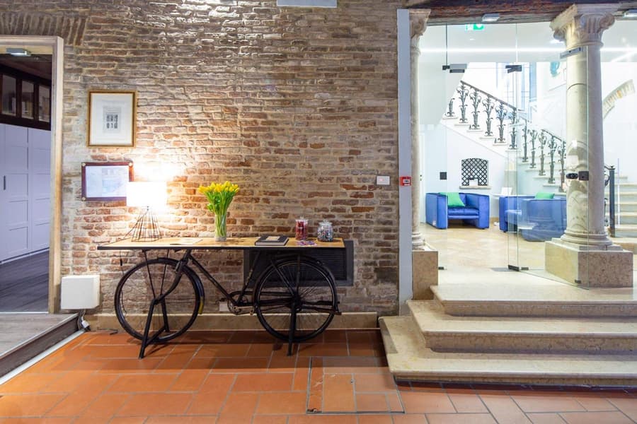 Maxxim Hotel & Loft