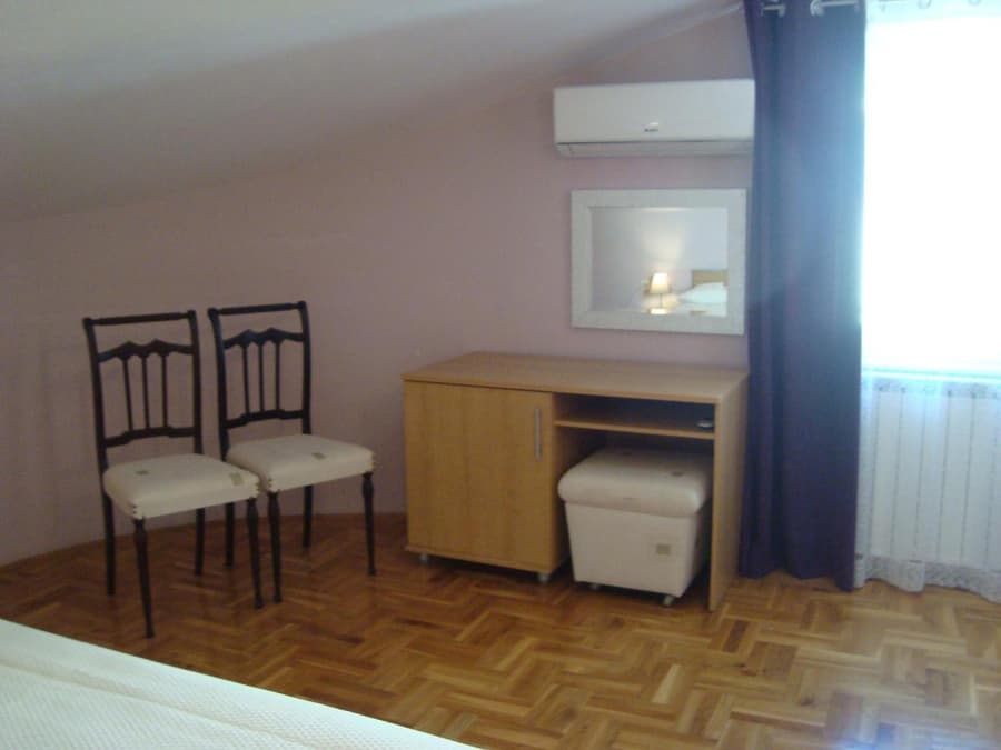 Apartments Eja