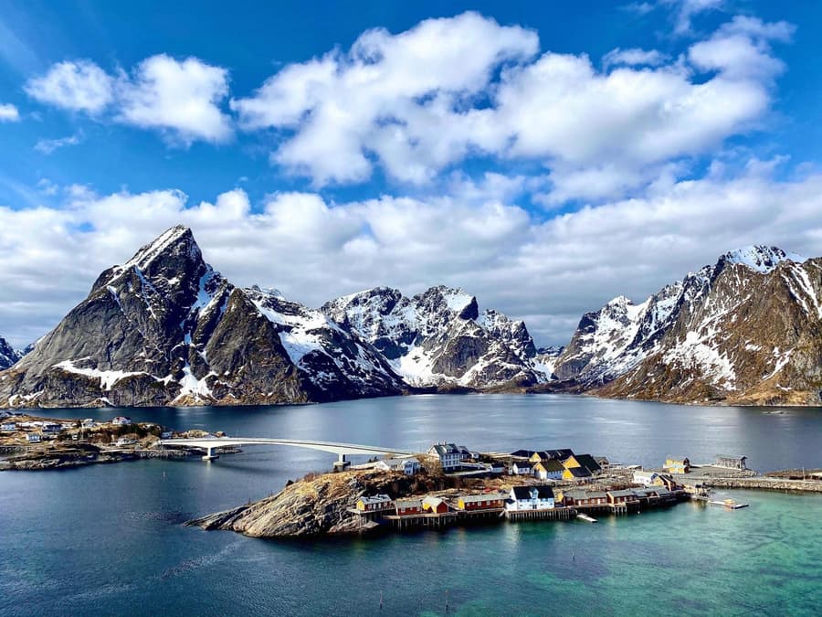 Sakrisøy Rorbuer