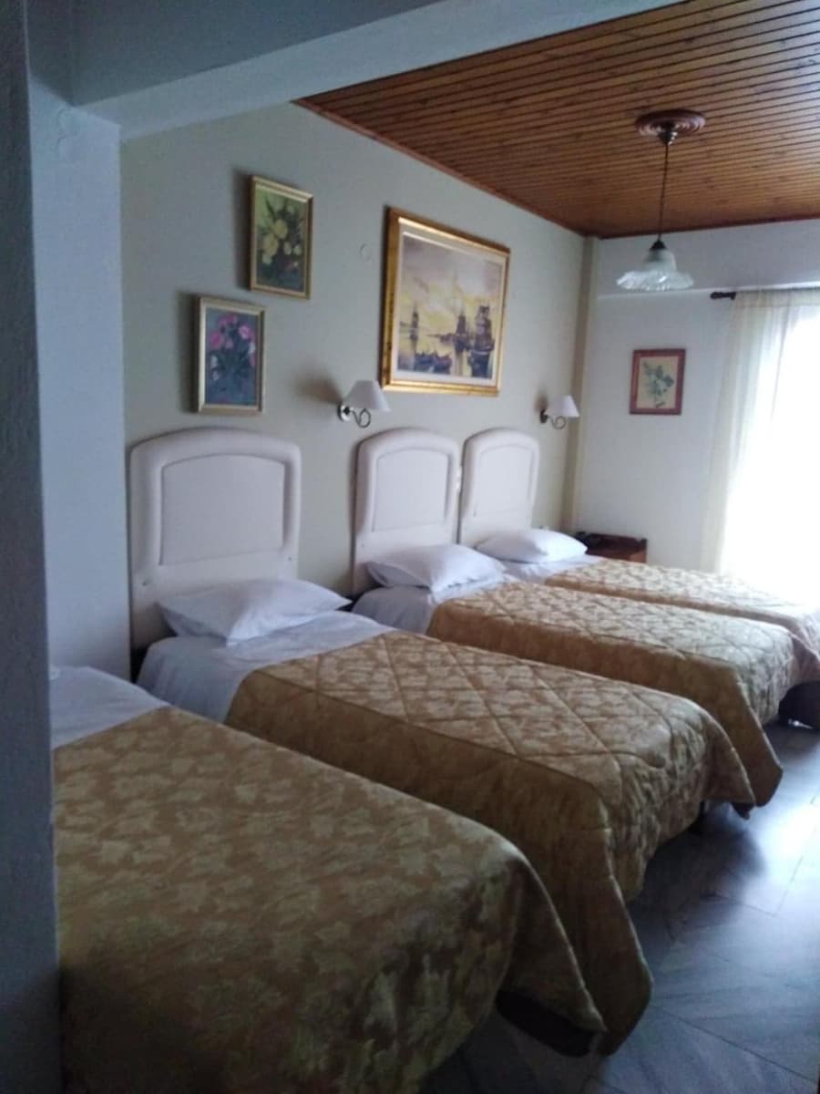 Kouros Hotel