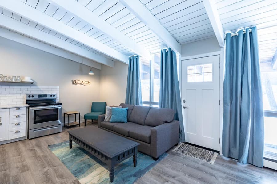 Boutique Suite #7