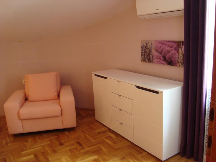 Apartments Eja