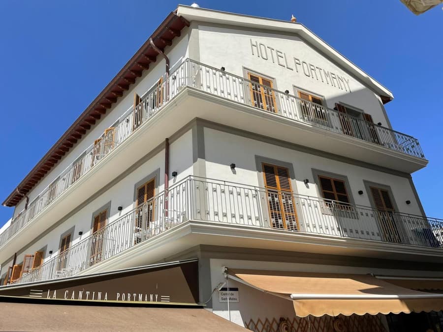 Hotel Portmany