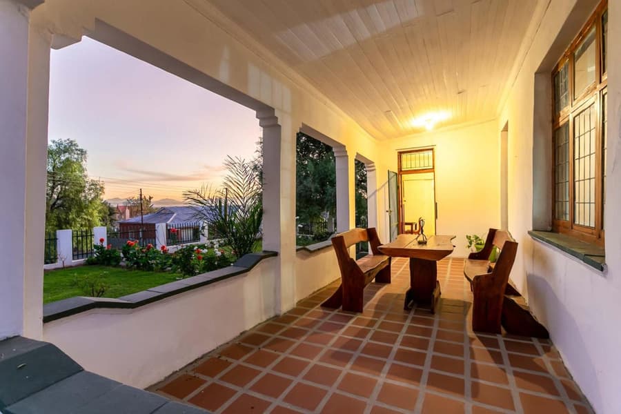 Ravenscliff Villa
