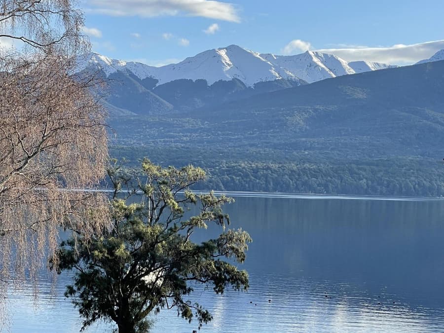 Te Anau Lakefront Backpackers