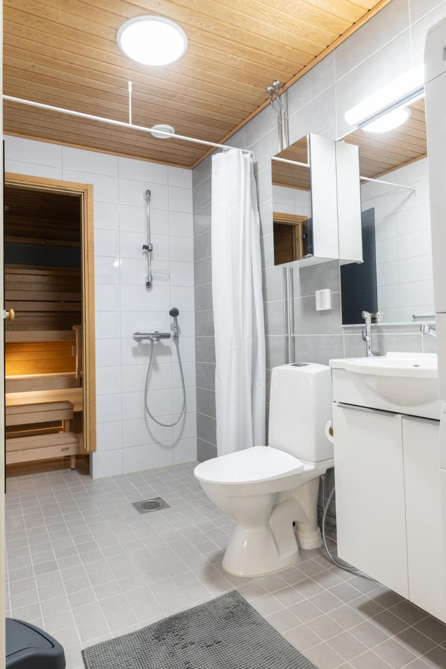 Arctic City Apartment Tammela with sauna and parking