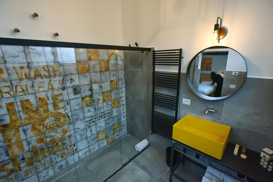 GARAGE47 Storica Officina Meccanica LOFT B&B iN PIENZA