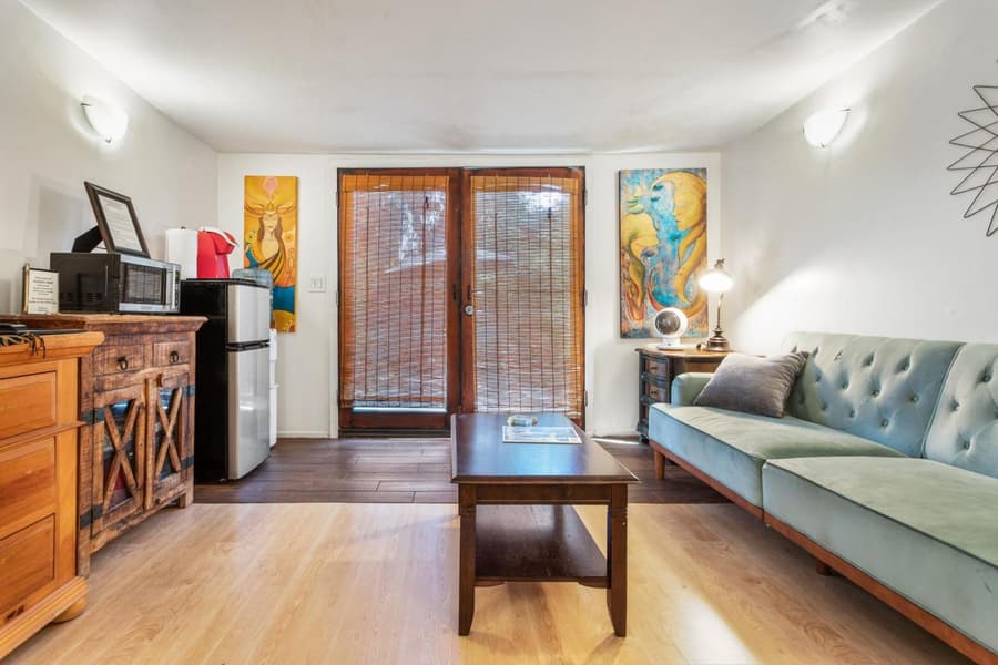 Private Studio City Guest House