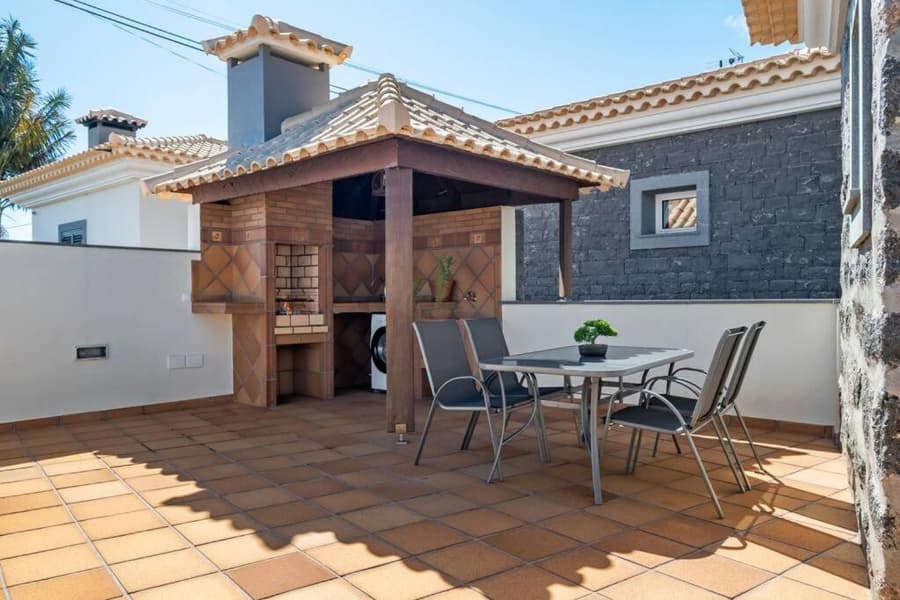 Casa do Palheiro Ribeirinho by Rent-a-key