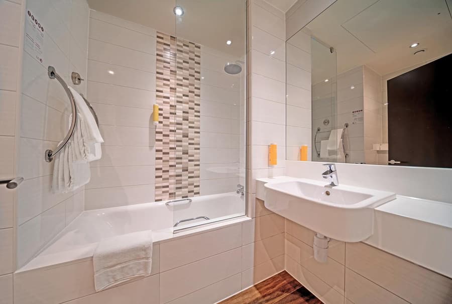 Premier Inn Dubai Al Jaddaf - An Emirates Group Company