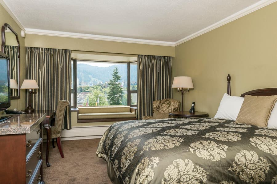 Crest Hotel