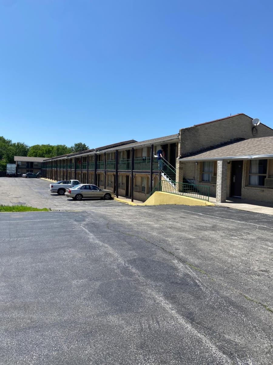 Glenstone place extended stay motel