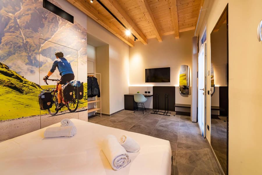 Italianflat - Verona's River, PARKING for car & bike, nature, relax